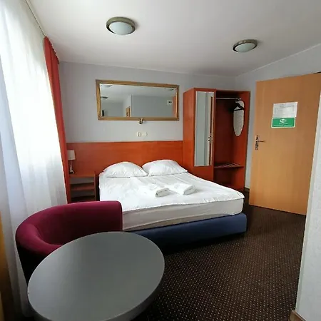 珀莫斯基酒店 3* 比得哥什